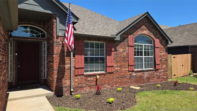 19613 E 39th Street S, Broken Arrow, OK 74014
