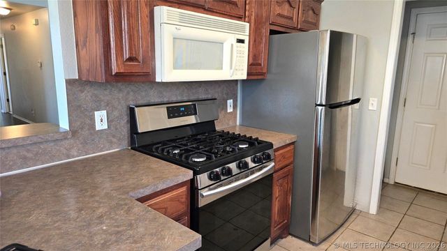 19613 E 39th Street S, Broken Arrow, OK 74014