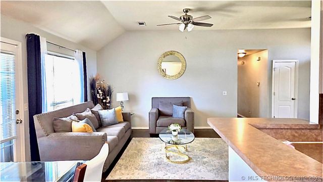 19613 E 39th Street S, Broken Arrow, OK 74014