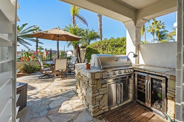 7457 Neptune Drive, Carlsbad, CA 92011