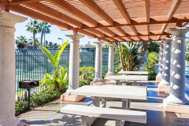 7457 Neptune Drive, Carlsbad, CA 92011