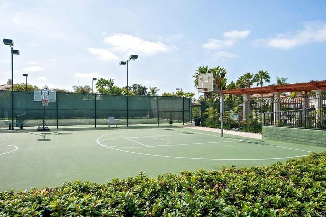 7457 Neptune Drive, Carlsbad, CA 92011