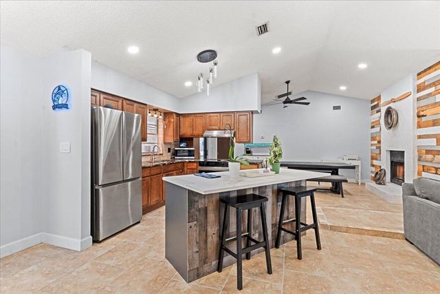 2350 Fallon Boulevard NE, Palm Bay, FL 32907
