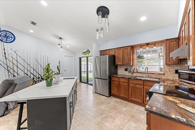 2350 Fallon Boulevard NE, Palm Bay, FL 32907