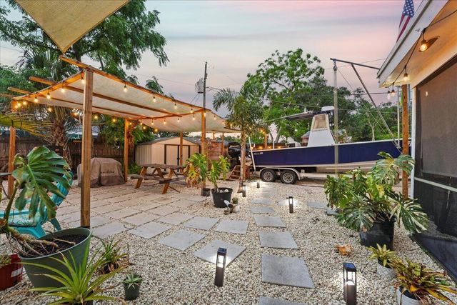2350 Fallon Boulevard NE, Palm Bay, FL 32907