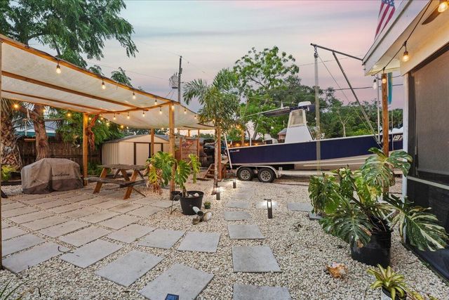 2350 Fallon Boulevard NE, Palm Bay, FL 32907
