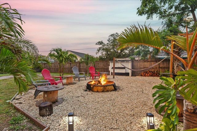 2350 Fallon Boulevard NE, Palm Bay, FL 32907