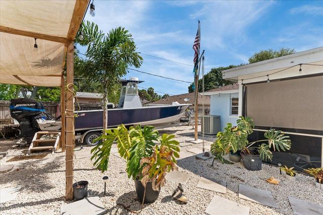 2350 Fallon Boulevard NE, Palm Bay, FL 32907