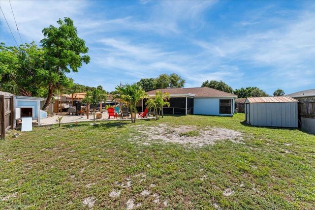 2350 Fallon Boulevard NE, Palm Bay, FL 32907