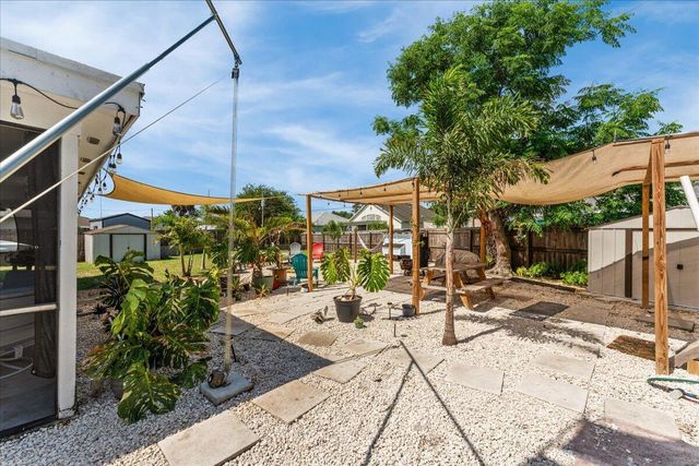 2350 Fallon Boulevard NE, Palm Bay, FL 32907