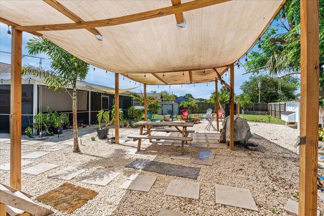 2350 Fallon Boulevard NE, Palm Bay, FL 32907