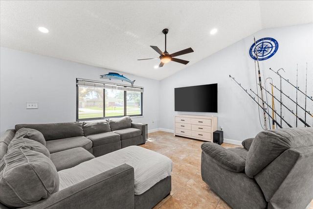 2350 Fallon Boulevard NE, Palm Bay, FL 32907