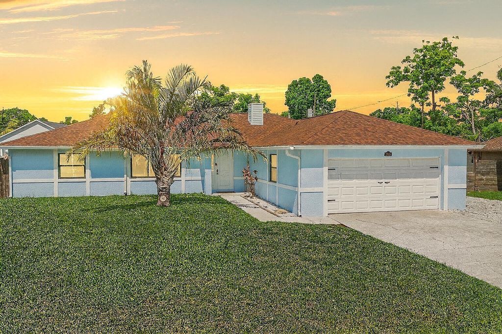 2350 Fallon Boulevard NE, Palm Bay, FL 32907
