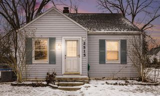 2515 Normadele Avenue, Waterford Charter Township, MI 48328