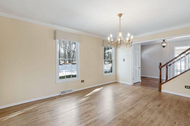 23 Old Barrington Court, Lake Barrington, IL 60010