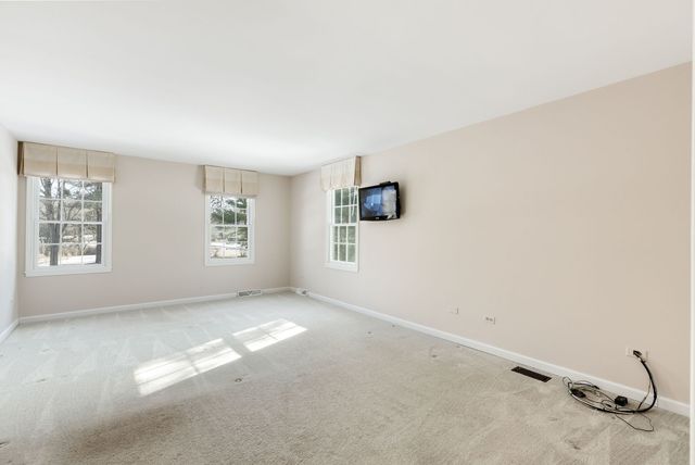 23 Old Barrington Court, Lake Barrington, IL 60010