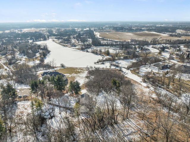 23 Old Barrington Court, Lake Barrington, IL 60010