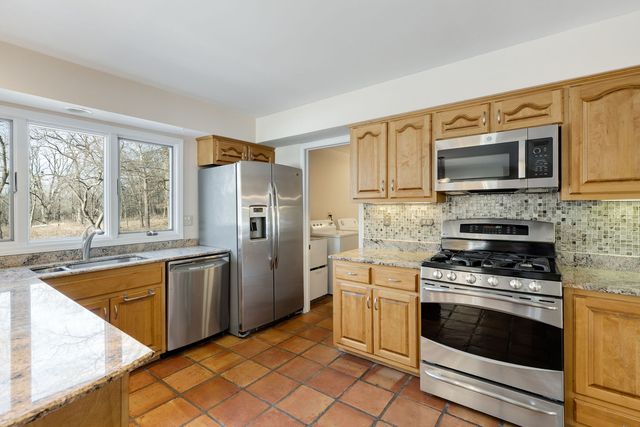 23 Old Barrington Court, Lake Barrington, IL 60010