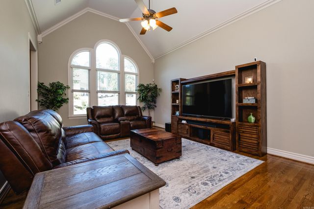 11 Deauville Circle, Little Rock, AR 72223