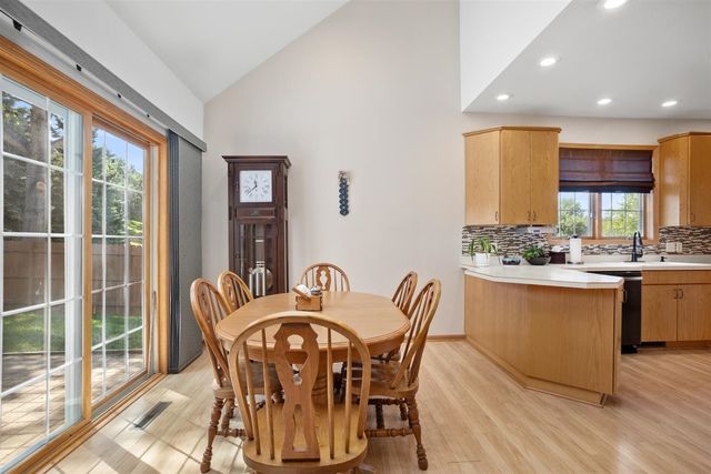 1101 10th St SW, Minot, ND 58701