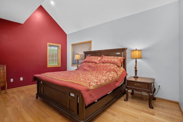 1101 10th St SW, Minot, ND 58701