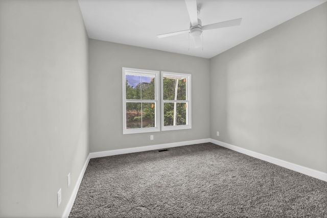209 Lewis Grant Ln, Southside, TN 37171