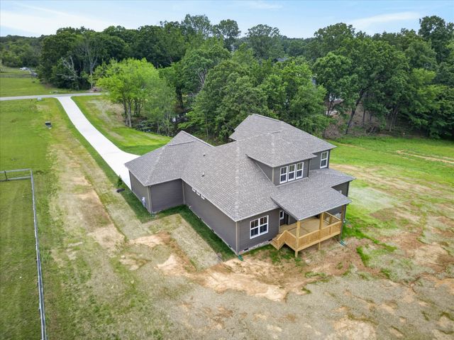209 Lewis Grant Ln, Southside, TN 37171