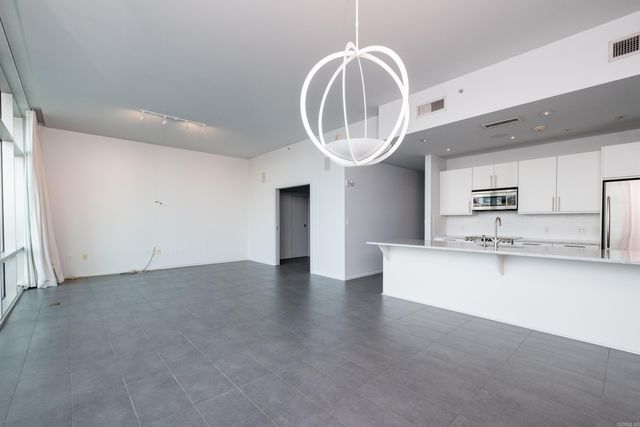 300 E 3rd St Apt 503, Little Rock, AR 72201