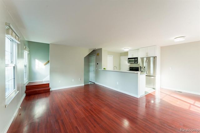 264 1st Street, Rochester, MI 48307