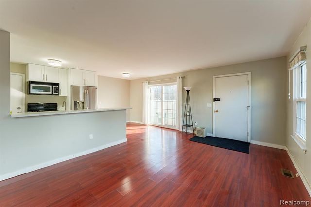 264 1st Street, Rochester, MI 48307