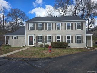 264 1st Street, Rochester, MI 48307