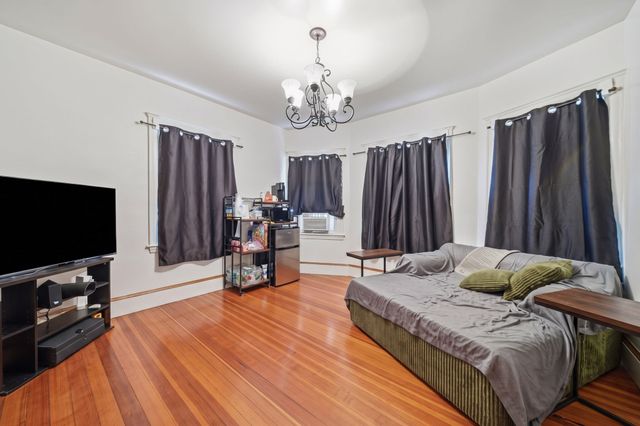 17-19 Berry St, Quincy, MA 02169