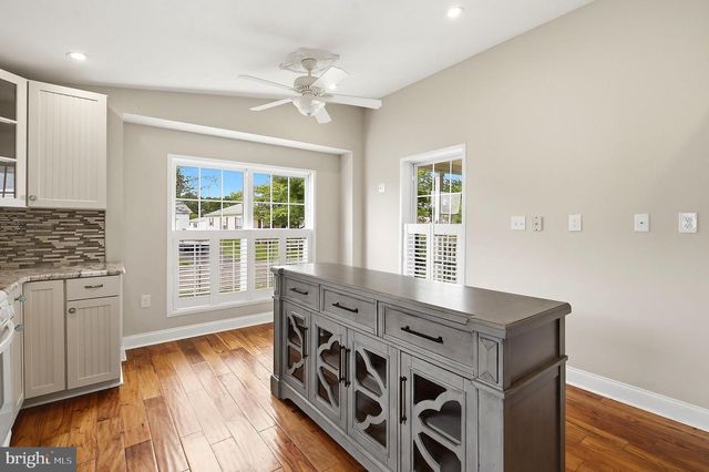 9 ROCKY HILL ROAD, Manahawkin, NJ 08050