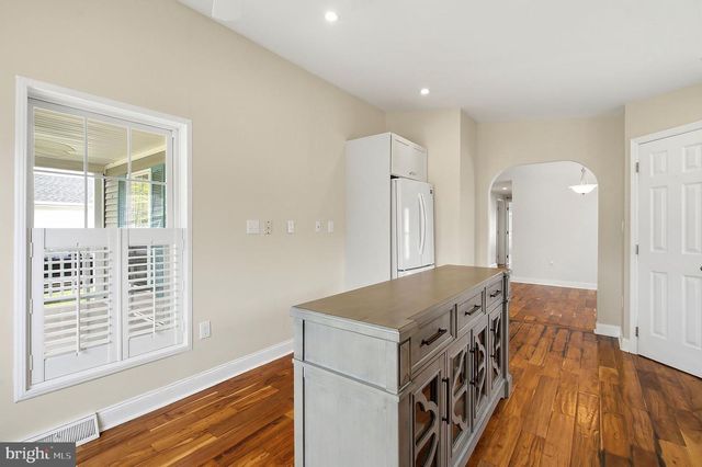 9 ROCKY HILL ROAD, Manahawkin, NJ 08050