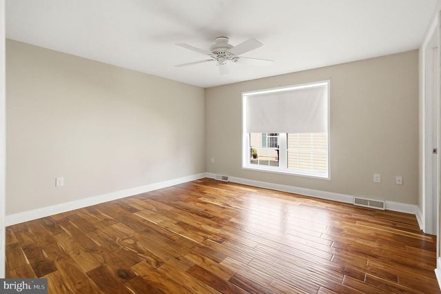 9 ROCKY HILL ROAD, Manahawkin, NJ 08050