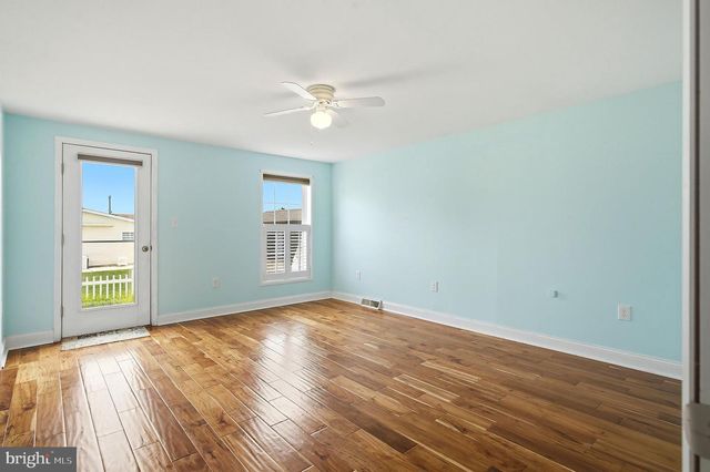 9 ROCKY HILL ROAD, Manahawkin, NJ 08050
