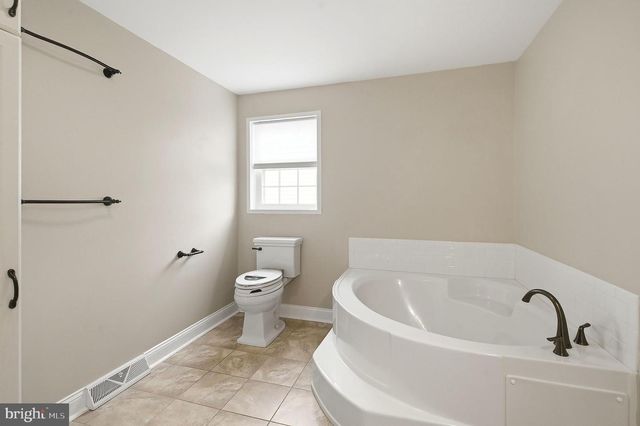 9 ROCKY HILL ROAD, Manahawkin, NJ 08050
