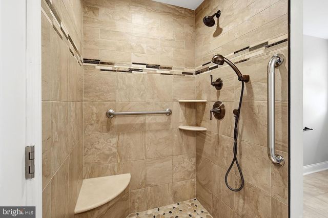 9 ROCKY HILL ROAD, Manahawkin, NJ 08050