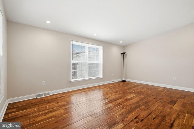 9 ROCKY HILL ROAD, Manahawkin, NJ 08050