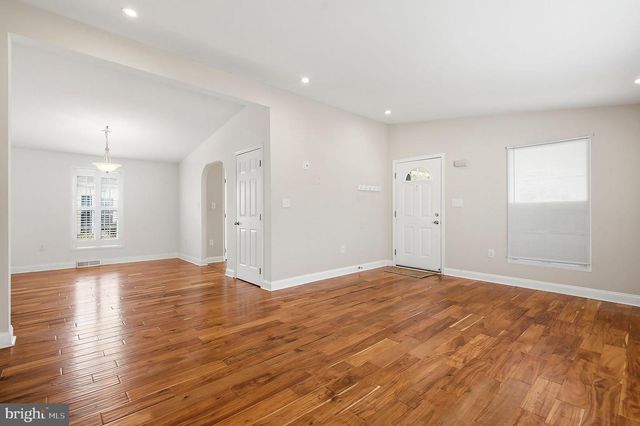 9 ROCKY HILL ROAD, Manahawkin, NJ 08050