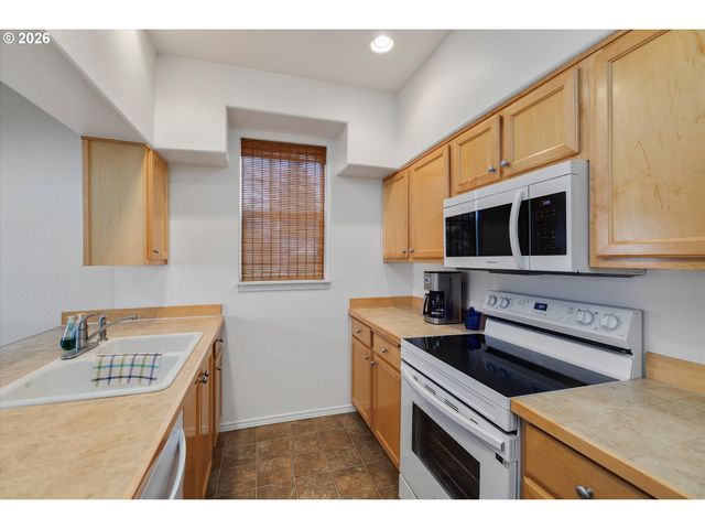 147 Se 9TH Ave, Hillsboro, OR 97123