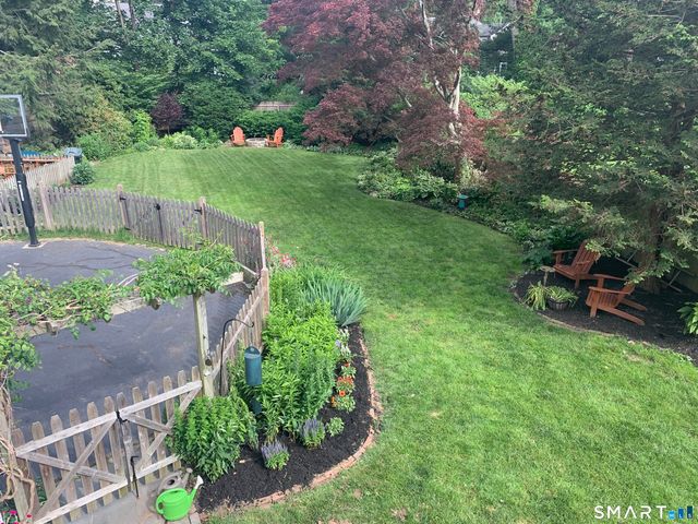 59 Broadfield Road, Hamden, CT 06517