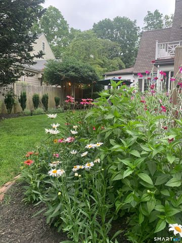 59 Broadfield Road, Hamden, CT 06517