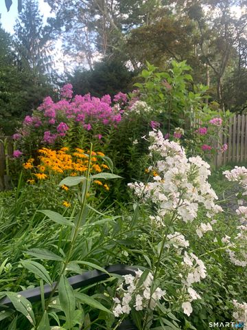 59 Broadfield Road, Hamden, CT 06517