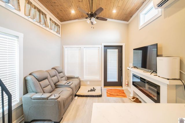 324 Terrace Lane, Cadiz, KY 42211