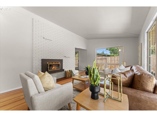 13547 Ne SACRAMENTO St, Portland, OR 97230