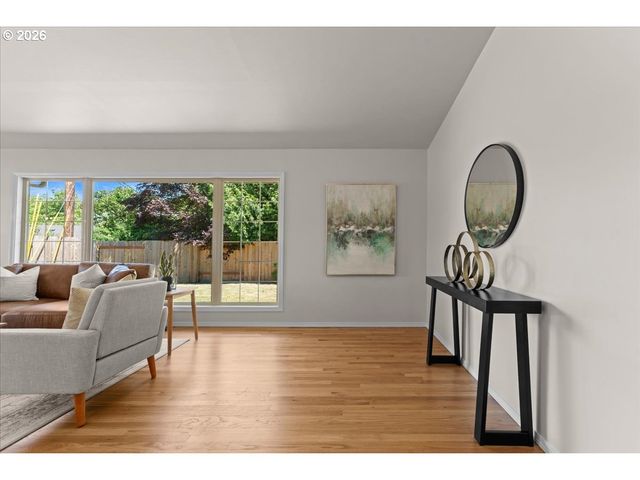 13547 Ne SACRAMENTO St, Portland, OR 97230