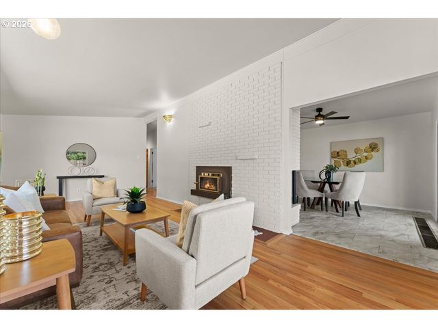13547 Ne SACRAMENTO St, Portland, OR 97230