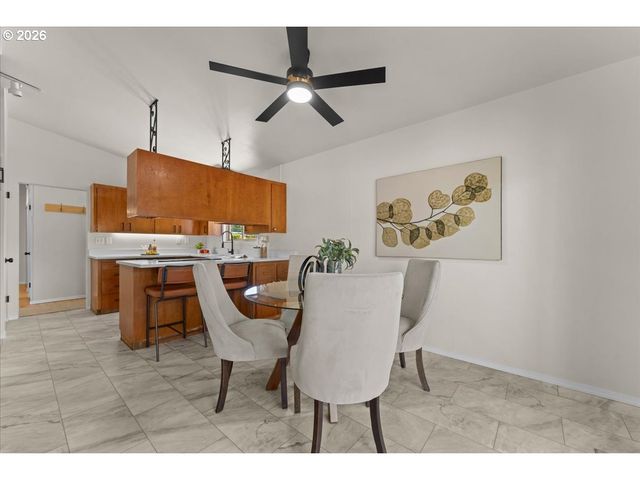 13547 Ne SACRAMENTO St, Portland, OR 97230