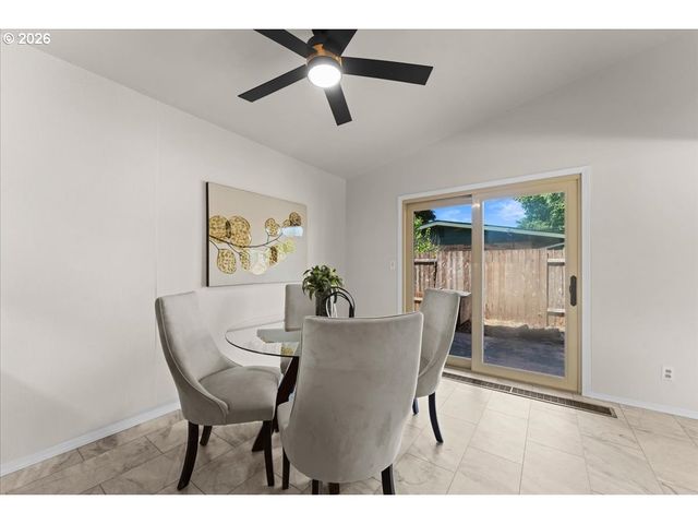 13547 Ne SACRAMENTO St, Portland, OR 97230